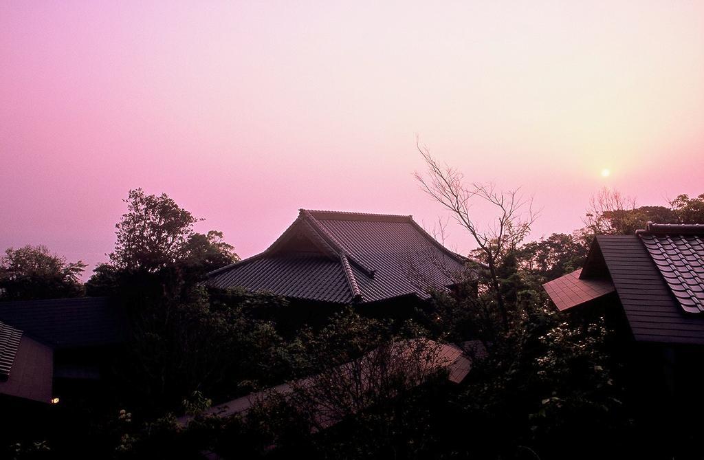 Ishiyama Rikyu Gosoku No Kutsu Hotel อามาคุสะ ภายนอก รูปภาพ